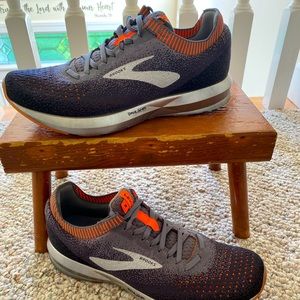 Brooks Levitate 2 Running Shoe Size 9